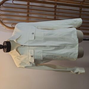 Jones New York white 97% cotton 3% spandex jacket 2 front pockets silver zipper